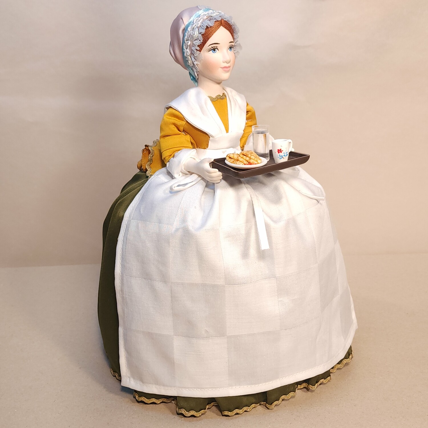 Кукла на чайниик "Шоколадница" Кукла на чайниик "Шоколадница"